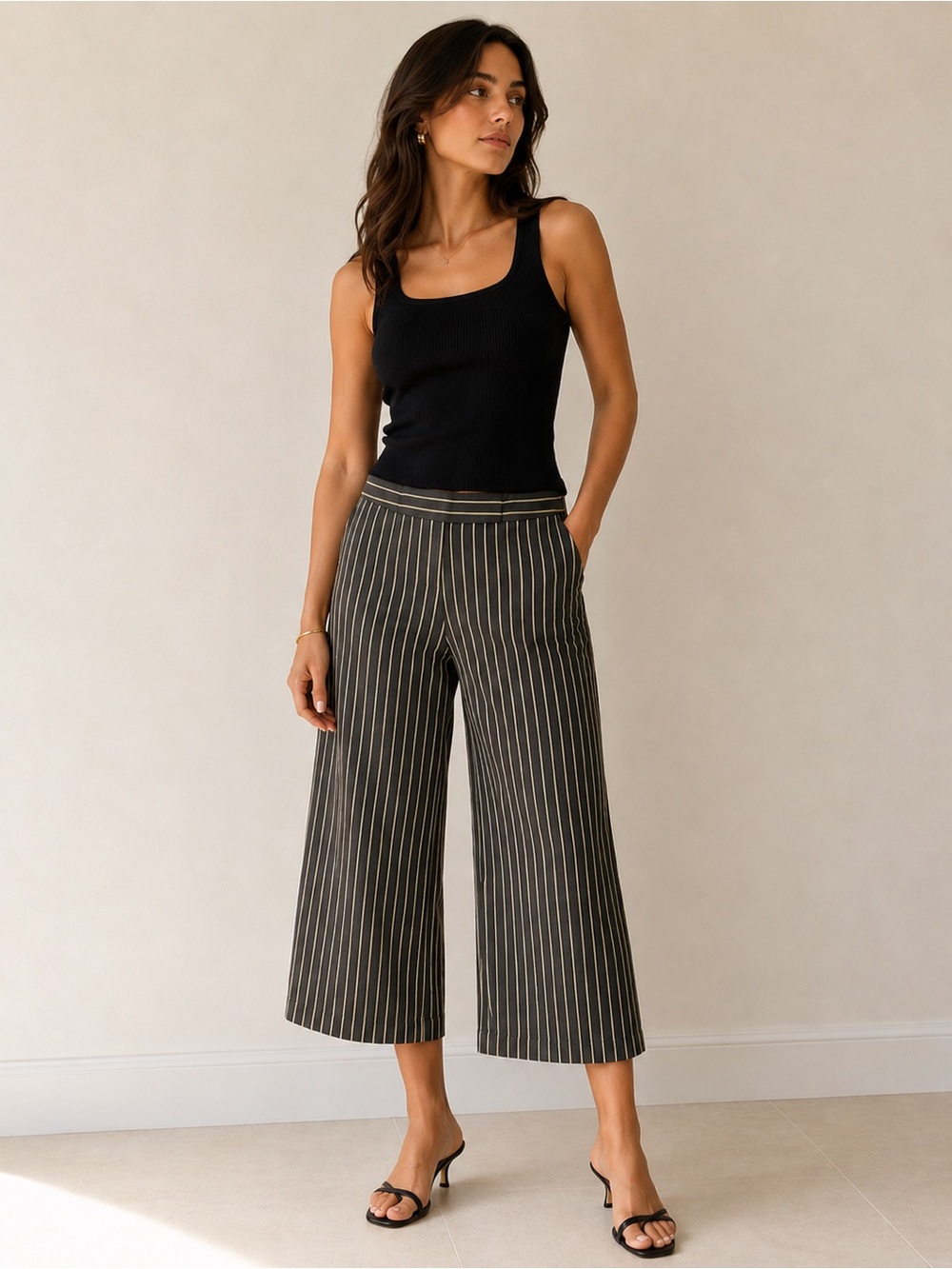 Express Editor Wide Leg Pinstripe Cropped Pants Career Trousers Capris size 4